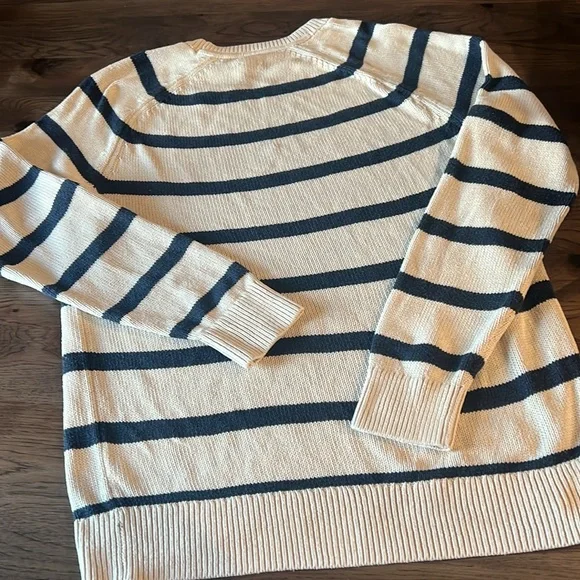 Gap Men’s Large Light Tan and Navy Crewneck Sweater - Picture 8 of 10